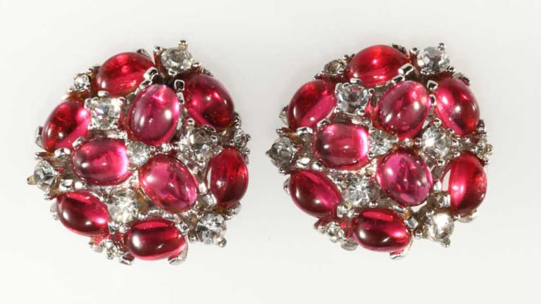 Pins & Brooches for Sale: Online Auctions