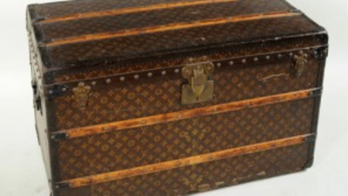 Sold at Auction: LOUIS VUITTON TRUNK WITH ORIGINAL TRAYS