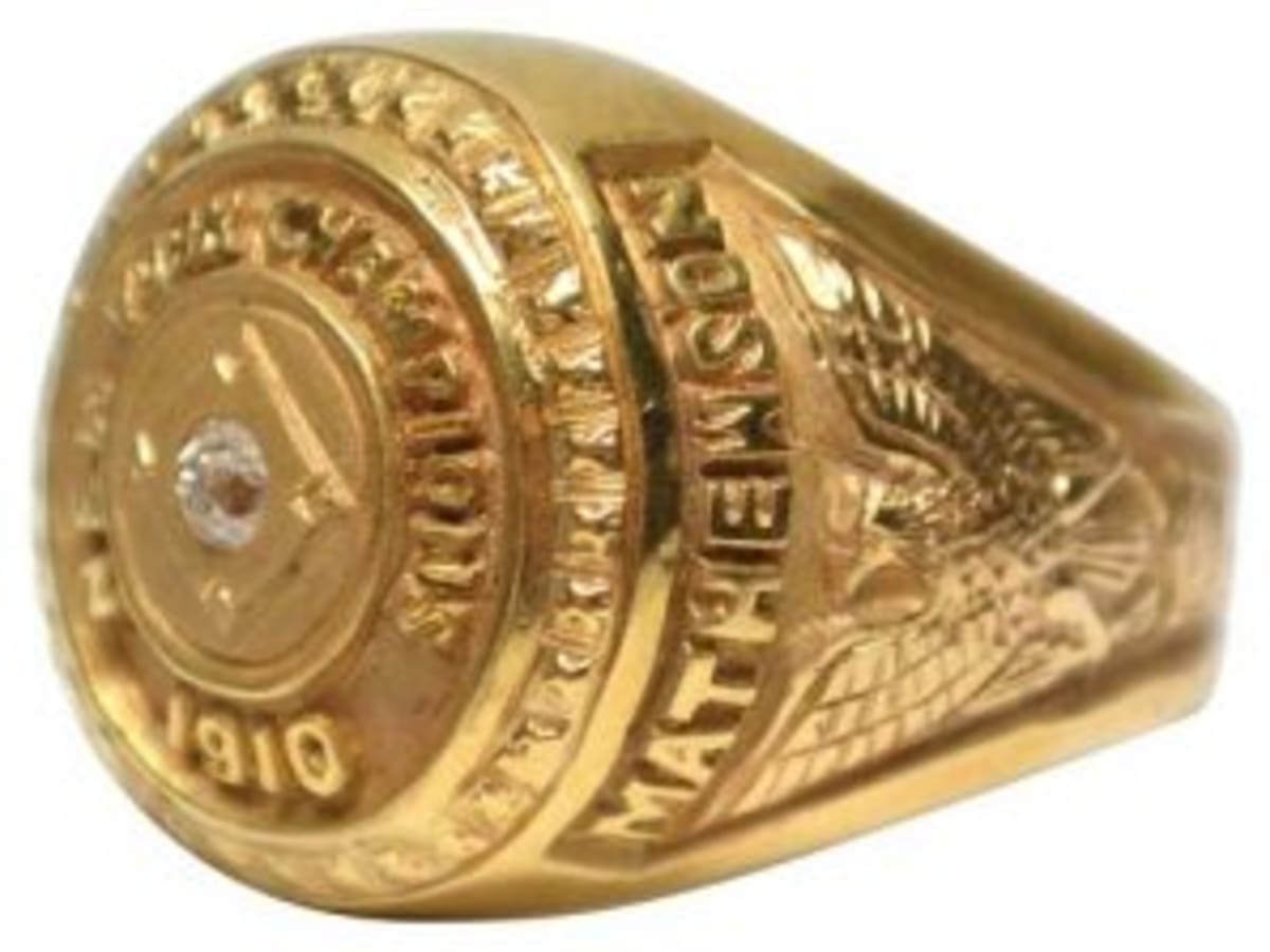 Sports Rings And Awards- Sports Card and Sports Memorabilia Auctions