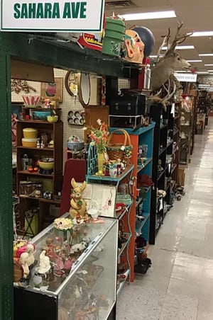 Paradise Valley Antique Mall - Antique Trader