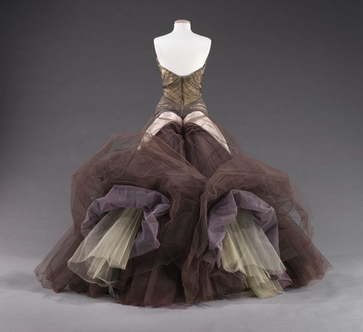 The Sculptural Mid-Century Ball Gowns of Charles James - Antique Trader