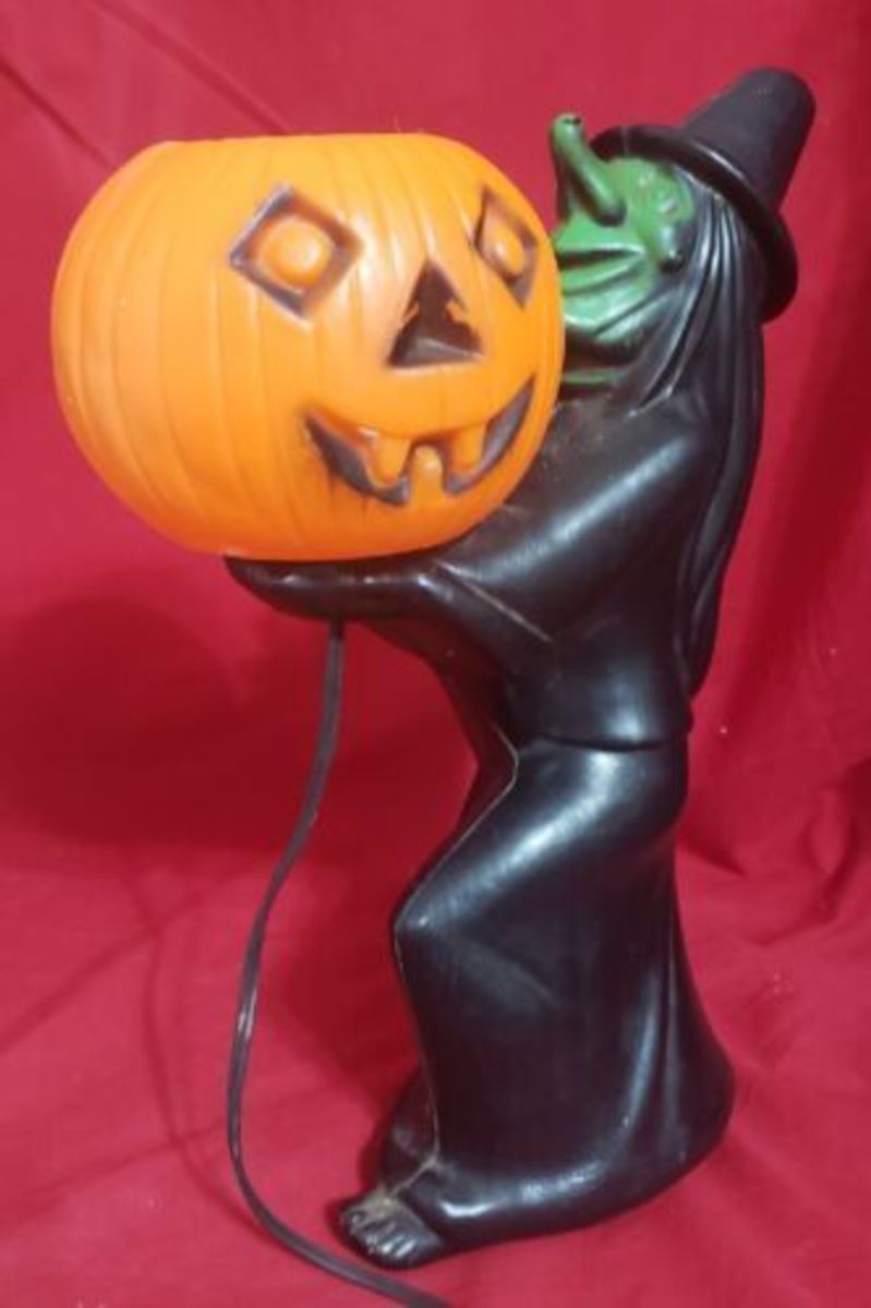 2022 Halloween Blow Mold Post + Globe store Witch